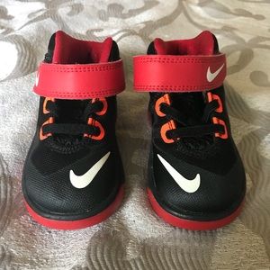 Nike basketball shoe. Toddler size 5C.